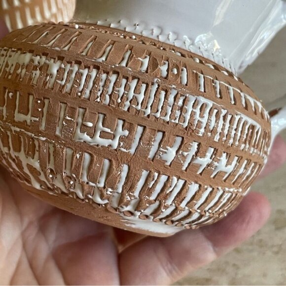 Mid Century Modern Geometric pattern White Glazed pottery set - Picture 7 of 16